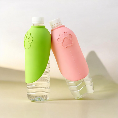 Foldable water dispenser for outdoor pets