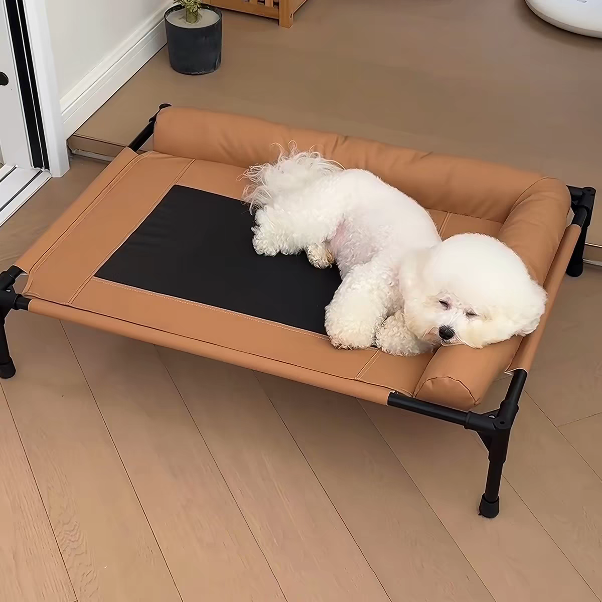 Pet high leg cot